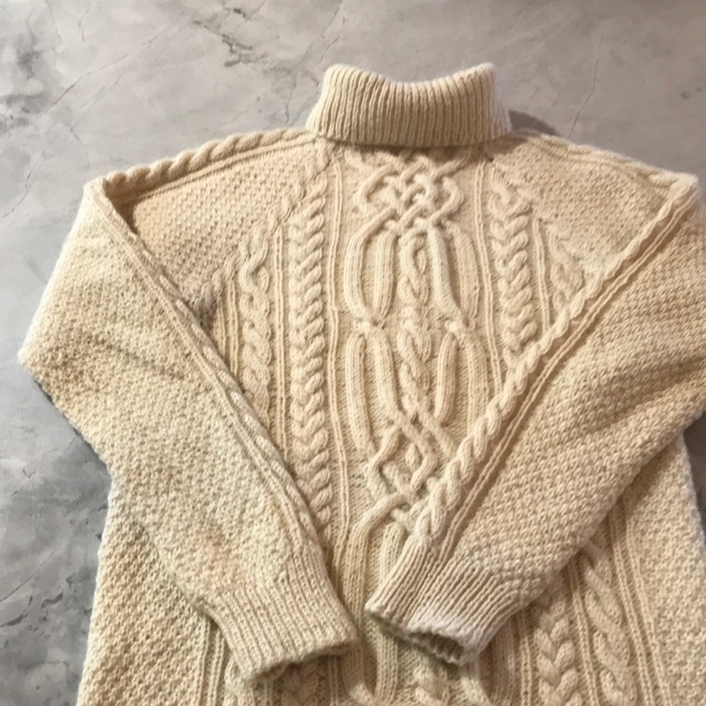 Handmade Sweater 🌸 - Picture 4 of 8